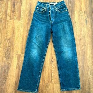 Levi’s Ribcage Straight Jeans